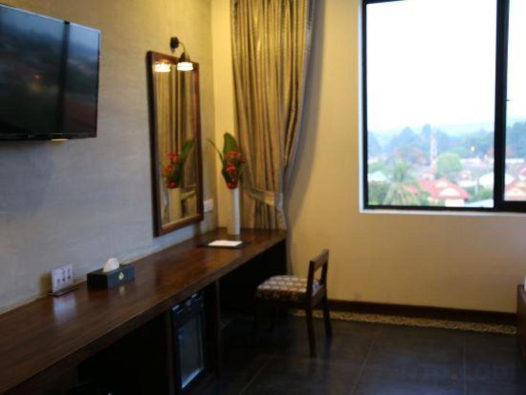 Yeak Loam Hotel Banlung Εξωτερικό φωτογραφία